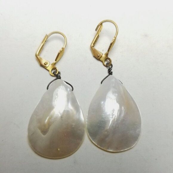 Vintage Mother of Pearl Style Dangle Earrings, Boho Shimmer, Cream Color, Estate - Picture 6 of 6